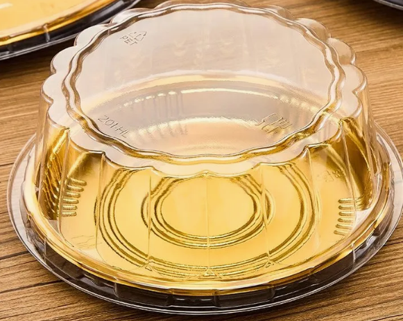 A műanyag élelmiszertartály jobb kötegstabilitást biztosít a hűtőszekrényekben, mint a hasonló négyszögletes tartályok?
